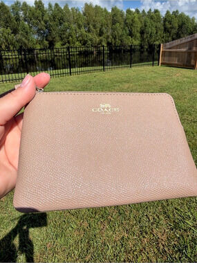 Coach Corner Zip Wristlet in Taupe Crossgrain Leather